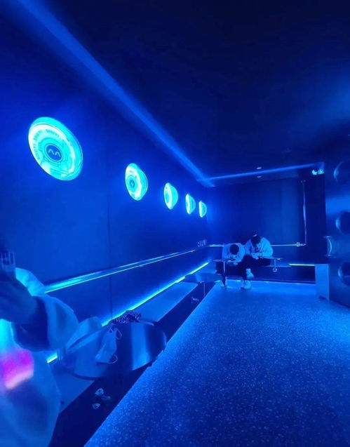 书亦烧仙草太空舱门店 科技感十足的新潮饮空间